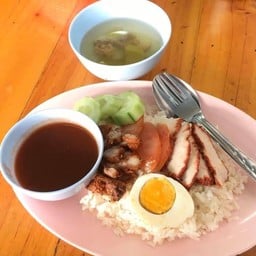 ข้าวหมูแดง