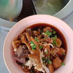 เส้นหมี่ไก่มะระ