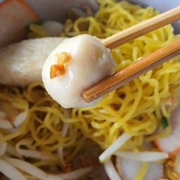 ก๋วยเตี๋ยวลูกชิ้นปลาเจ๊เน้ย