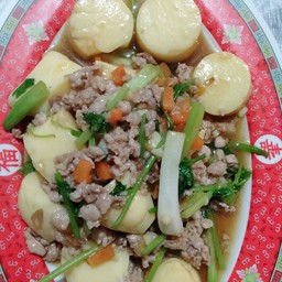 ผัดเต้าหู้ไข่หมูสับทรงครื่อง