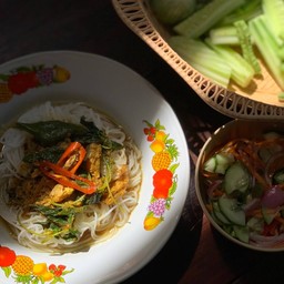 ขนมจีนแกงเผ็ด