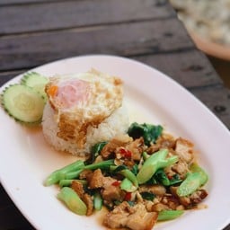 ข้าวคะน้าปลาเค็ม