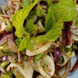 ลาบ ปลาหมึก