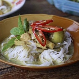 ขนมจีนแกงเขียวหวานไก่