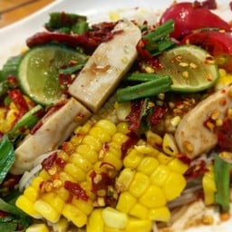 ตำข้าวโพดหมูยอปลาร้า