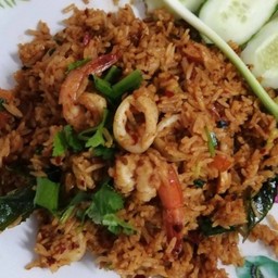 ข้าวผัดต้มยำทะเล