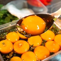 เซต ข้าวหุงน้ำอัญชัน + ไข่ดองน้ำปลา 5 ฟอง แถมน้ำจิ้มซีฟู๊ด