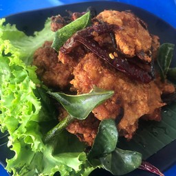 ลาบหมูทอด