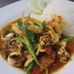 ข้าวเครื่องแกงทะเล
