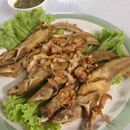 ปลาเนื้ออ่อนทอดกระเทียม