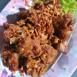 ซี่โครงหมูทอดกระเทียม