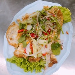 ยำไข่ดาว