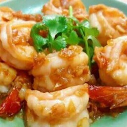 กระเทียมกุ้ง กับข้าว