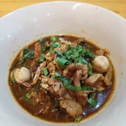 ก๋วยเตี๋ยวเรือแม่ณา - ถนนสมบูรณ์กุล