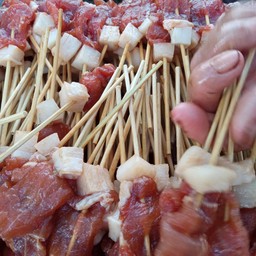 หมูย่างไม้ละห้าสลึง