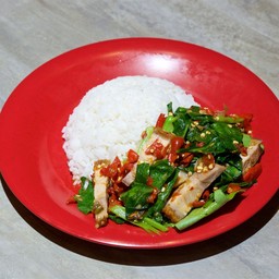 ข้าวหมูกรอบคะน้า