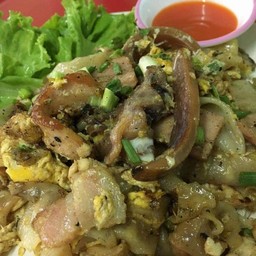 เตี๋ยวคั่วไก่รวมมิตร