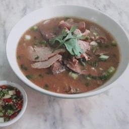 สตูเครื่องใน ชุดกลาง
