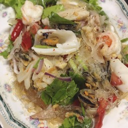 ยำวุ้นเส้นทะเล