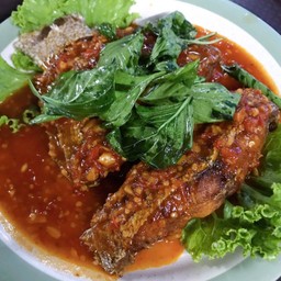 ปลาตาเดียวราดพริก