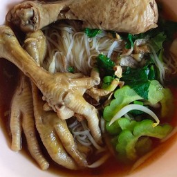 ก๋วยเตี๋ยวไก่ตุ๋น พิเศษ