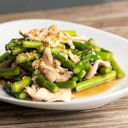 Stir fried kale in oyster sauce with chicken