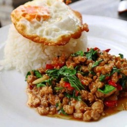 ข้าวผัดกระเพาหมูสับ+ไข่ดาว