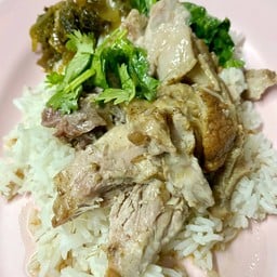ข้าวขาหมู เจ๊แหม่ม สูตรดั้งเดิม