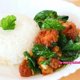 กระเพราไก่กรอบ