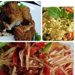 ตำปูปลาร้าข้าวผัดแกงเขียวหวานปลาดุก