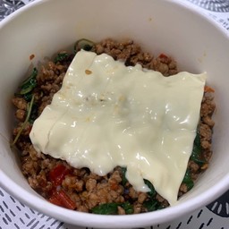 กะเพราหมูสับ โฟร์ชีส