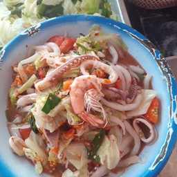 แม่น้อยด้องแด้ง ในเมือง ในเมือง