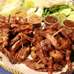 เซต Xl หมู 15 ไม้+ข้าวเหนียว 6 ห่อ พร้อมผักสดน้ำปลาร้า+แจ่ว แถมฟรี เป๊ปซี่ขวดเล็ก1ขวด