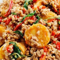 กะเพราเต้าหู้หมูสับ (กับ)