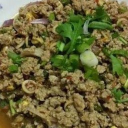 ลาบเนื้อ(กับ)