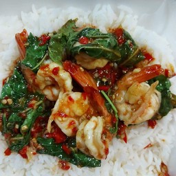 กะเพรากุ้งราดข้าว