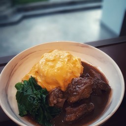 ซี่โครงอ่อนพะโล้ขลุกขลิก (Soft Ribs in Five Spice Sauce)