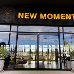 New Moment Café