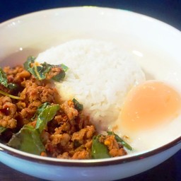 ข้าวกะเพราไก่ติดจรวด