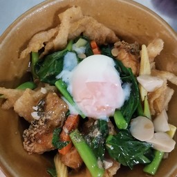 ก๋วยเตี๋ยวหม้อดินหมู หรือไก่ หรือเนื้อ หรือปลา หรือกุ้ง หรือปลาหมึก หรือทะเล