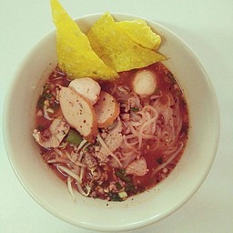ก๋วยเตี๋ยวหมูต้มยำ เล้งแซ่บ ต้นเปา