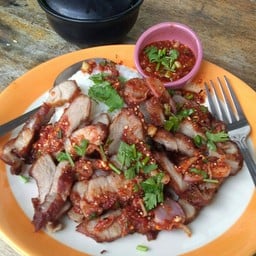 เสรีไทยหมูทอด