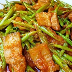 พริกแกงผักบุ้งหมูสามชั้น