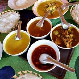 ขนมจีนแกงเขียวหวานไก่