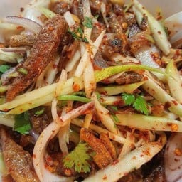 ยำมะม่วง เปรี้ยวปาก