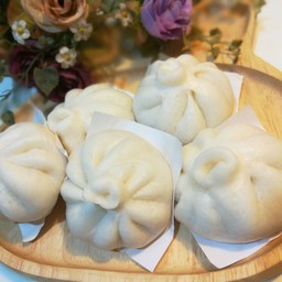 ซาลาเปาทับหลีไส้หมูสับไข่ต้ม