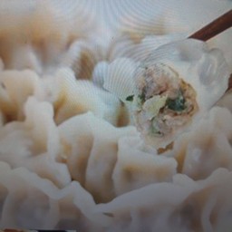 韭菜水饺 เกี๊ยวใส้หมูคื่นช่าย