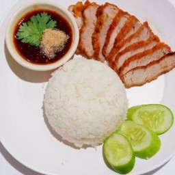 ข้าวหมูทอดเจ๊น้อง ตามสั่งรสเด็ด