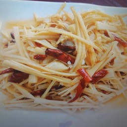 炝炒黄竹笋 ผัดหน่อไม้