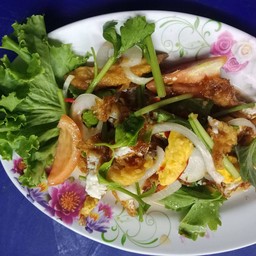 ยำไข่ดาว